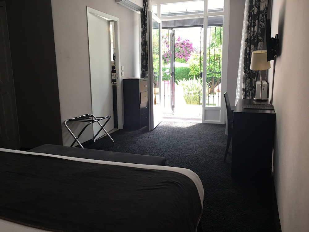 Hotel Moliere 24/37