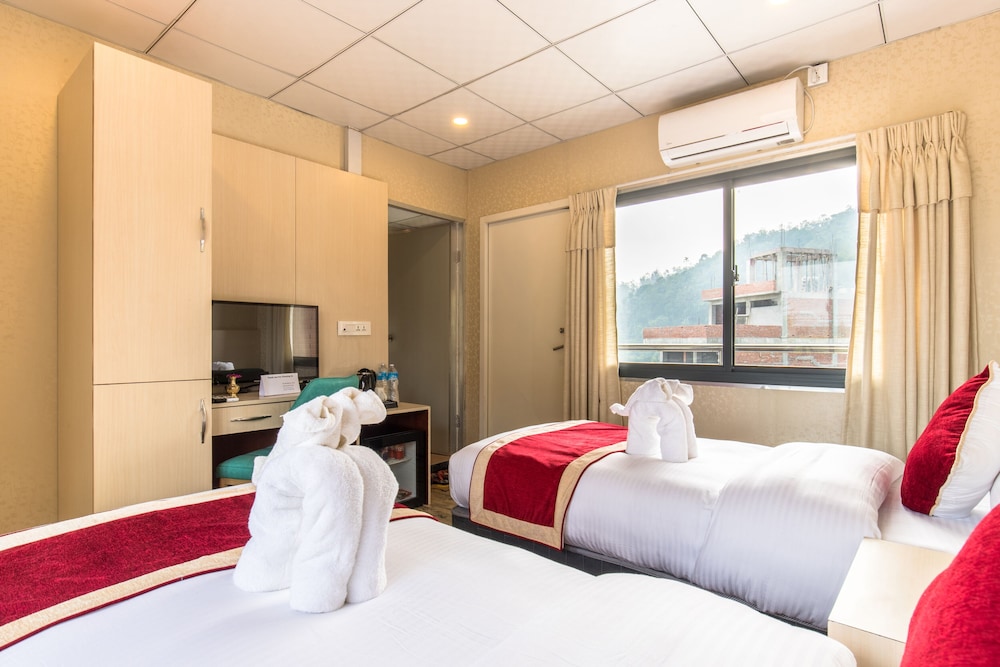 Hotel Sarathi 10/50