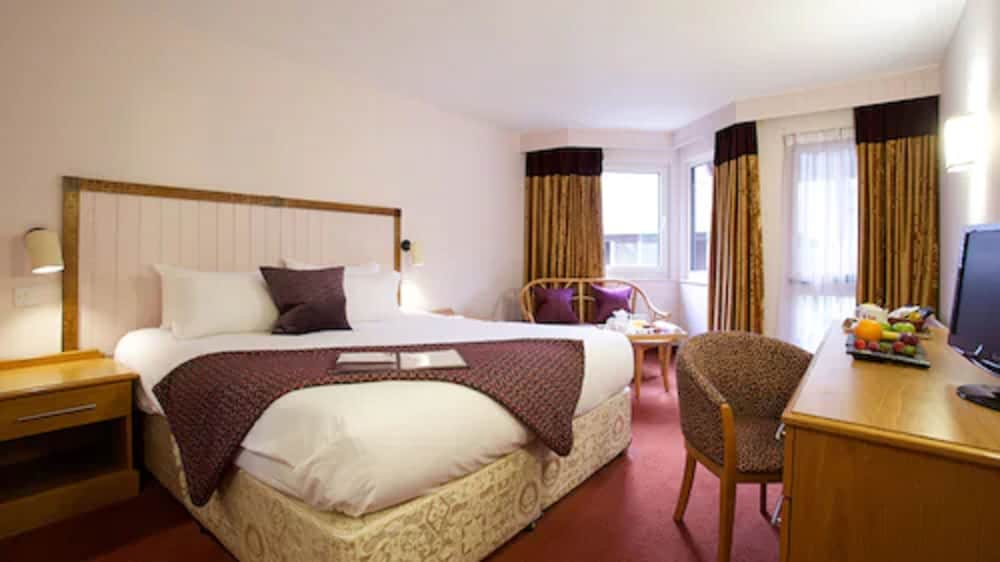 Marwell Hotel 17/60