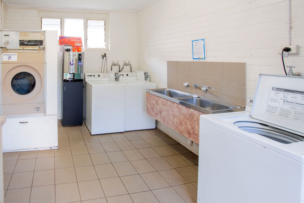 EUREKA STOCKADE HOLIDAY PARK 12/80