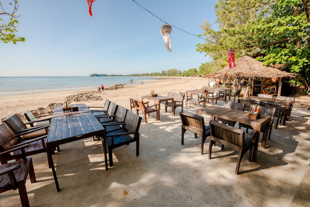 Banana Beach Resort 12/34