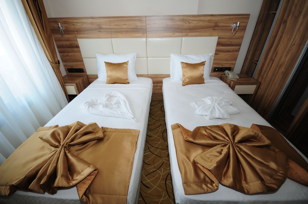 Grand Hekimoglu Hotel 8/15