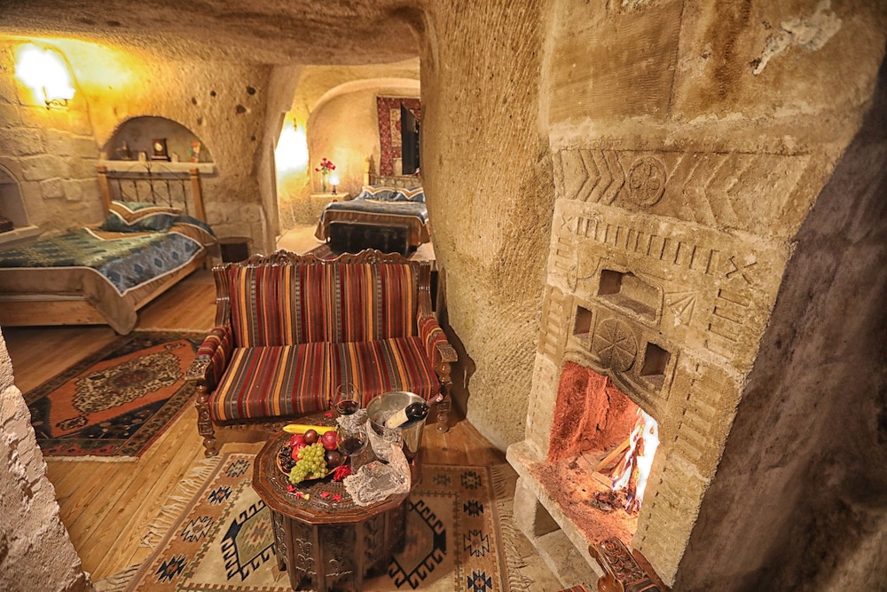 Traveller Apos S Cave Hotel 40/76