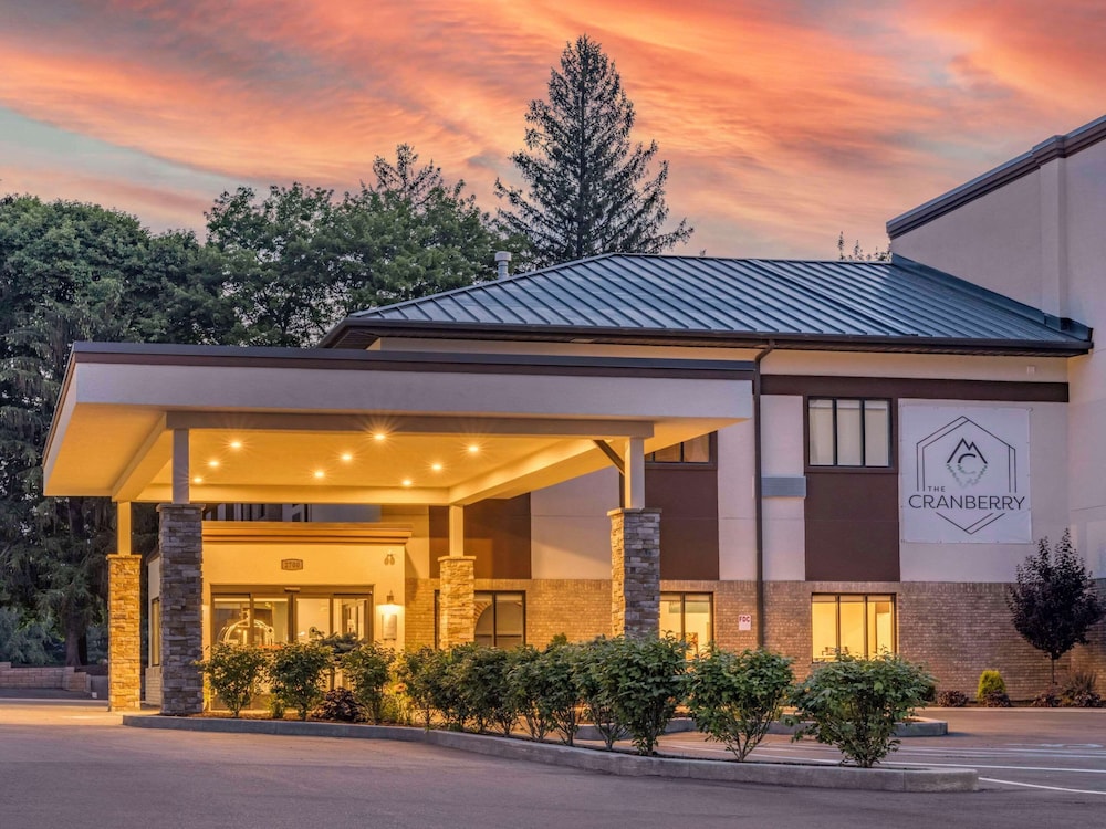The Cranberry Ascend Hotel Collection 5/65