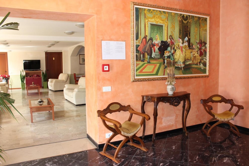 Hotel Altieri 37/55