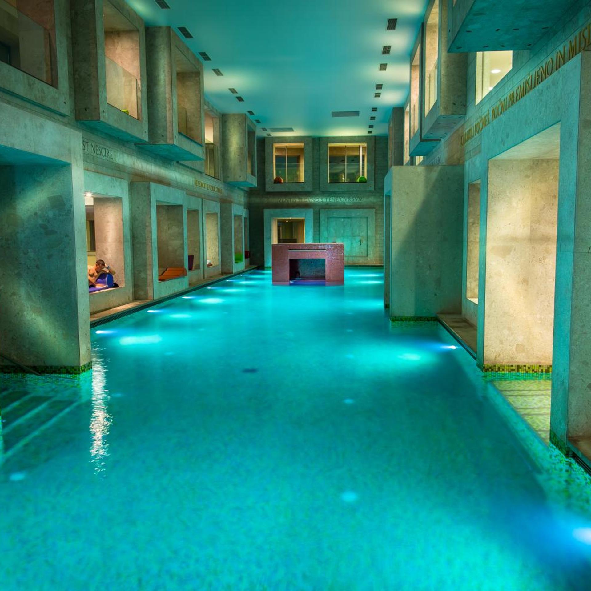 Sofijin Dvor - Adults Only 22/32