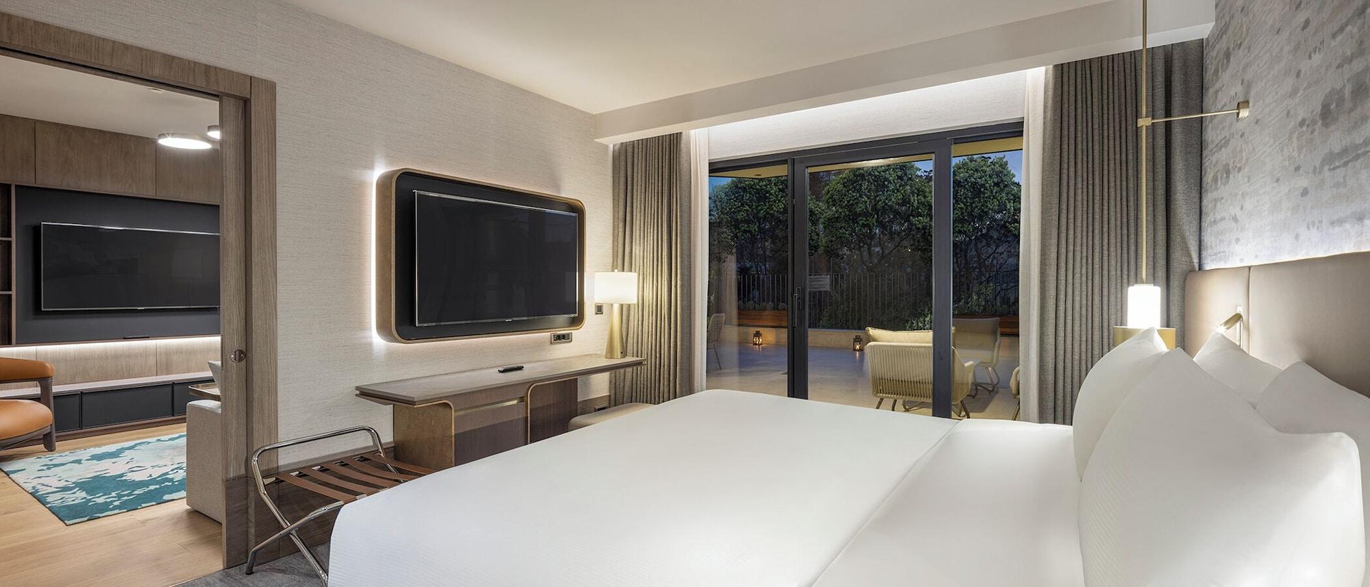 Executive, Suite, Apartment