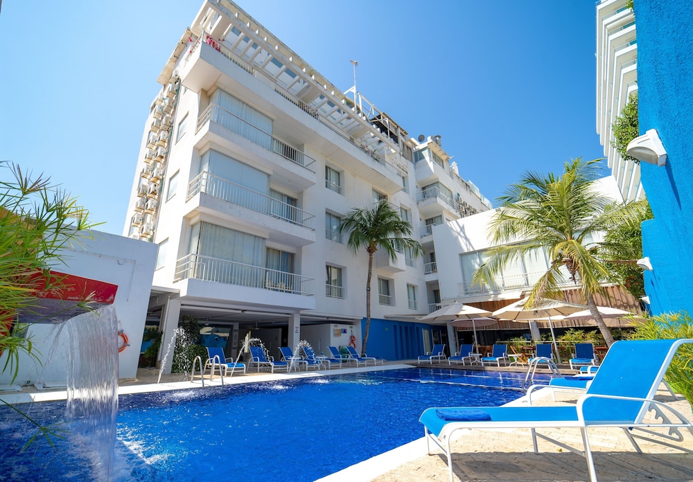Santorini Hotel And Resort 8/87