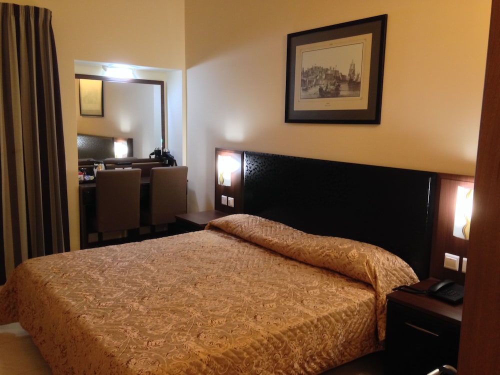 Grand Harbour Hotel 16/45
