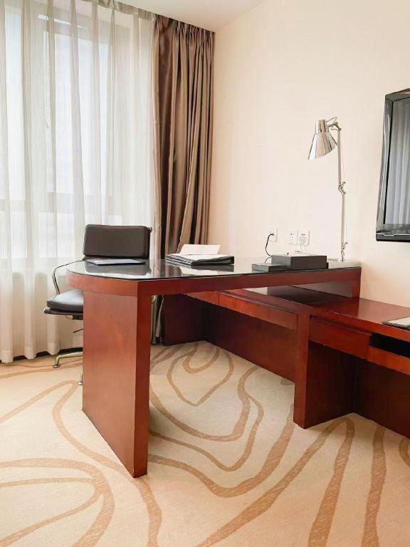 Sovereign International Hotel 24/26