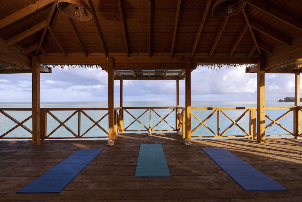 Galley Bay Resort and Spa All Inclusive Adults Only 28/83