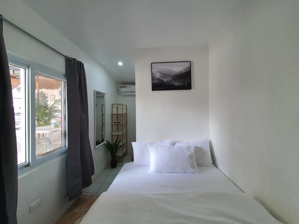 Westcoast Guest House 8/50
