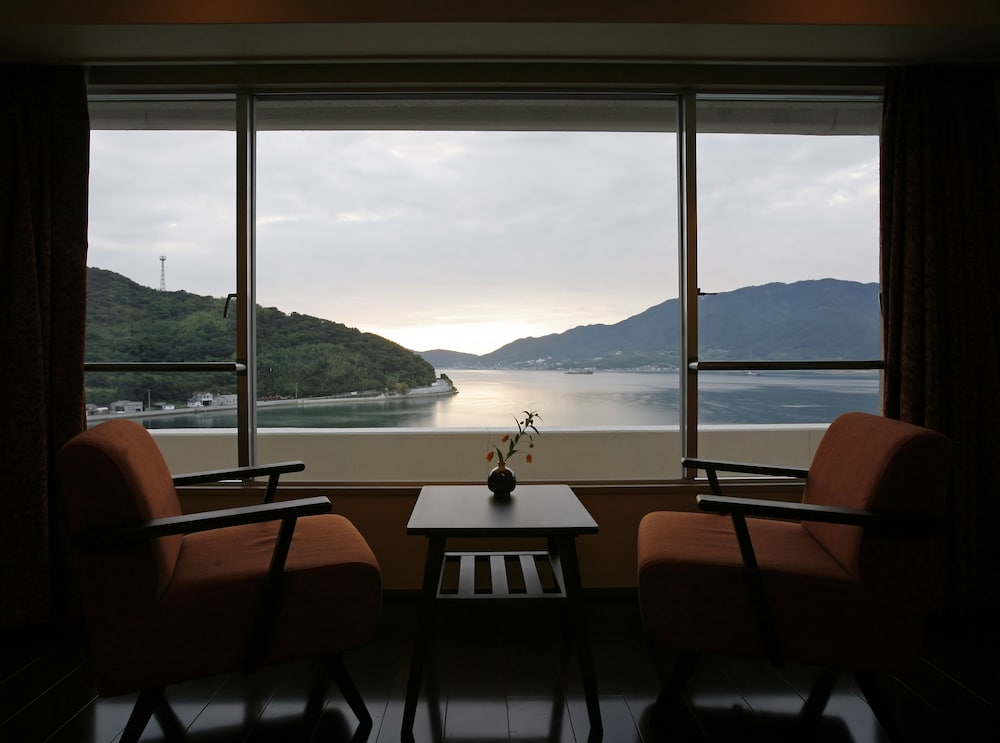 BAY RESORT HOTEL SHODOSHIMA 26/68