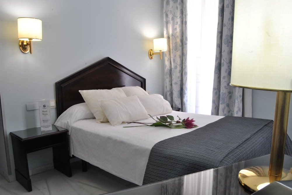 ROOM, SINGLE, DOUBLE BED