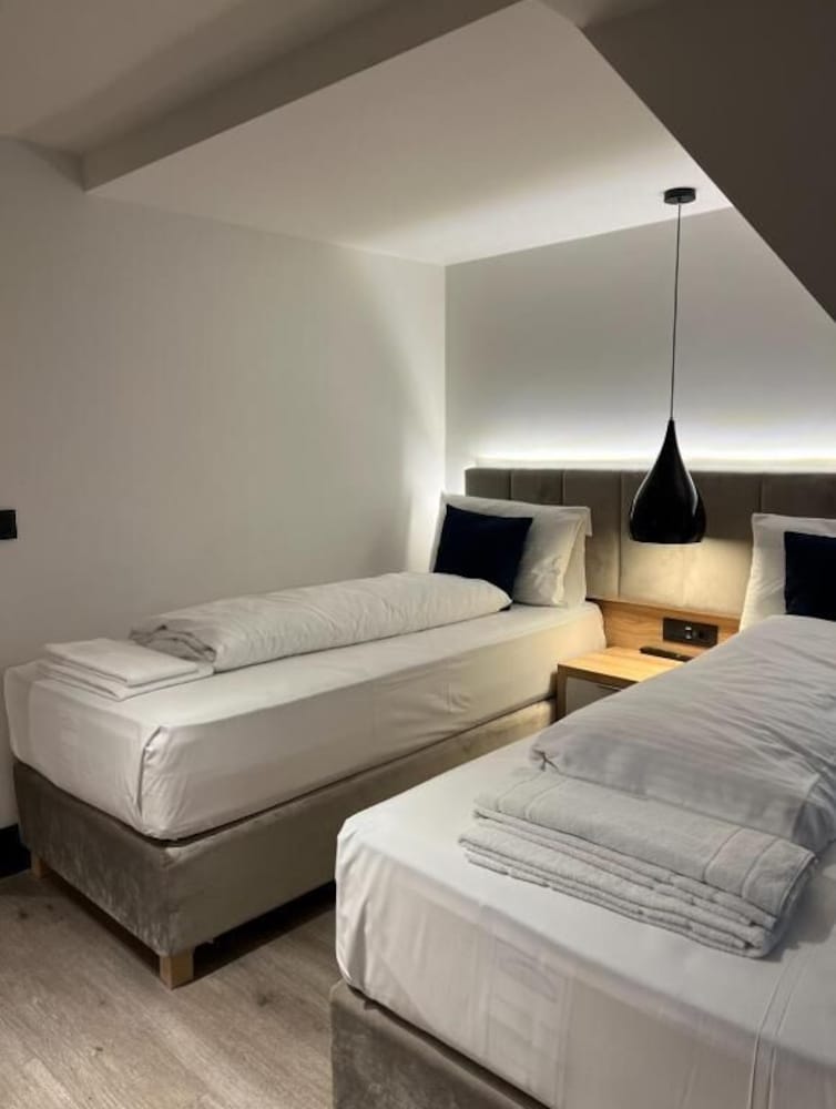 STANDARD, TWIN BEDS