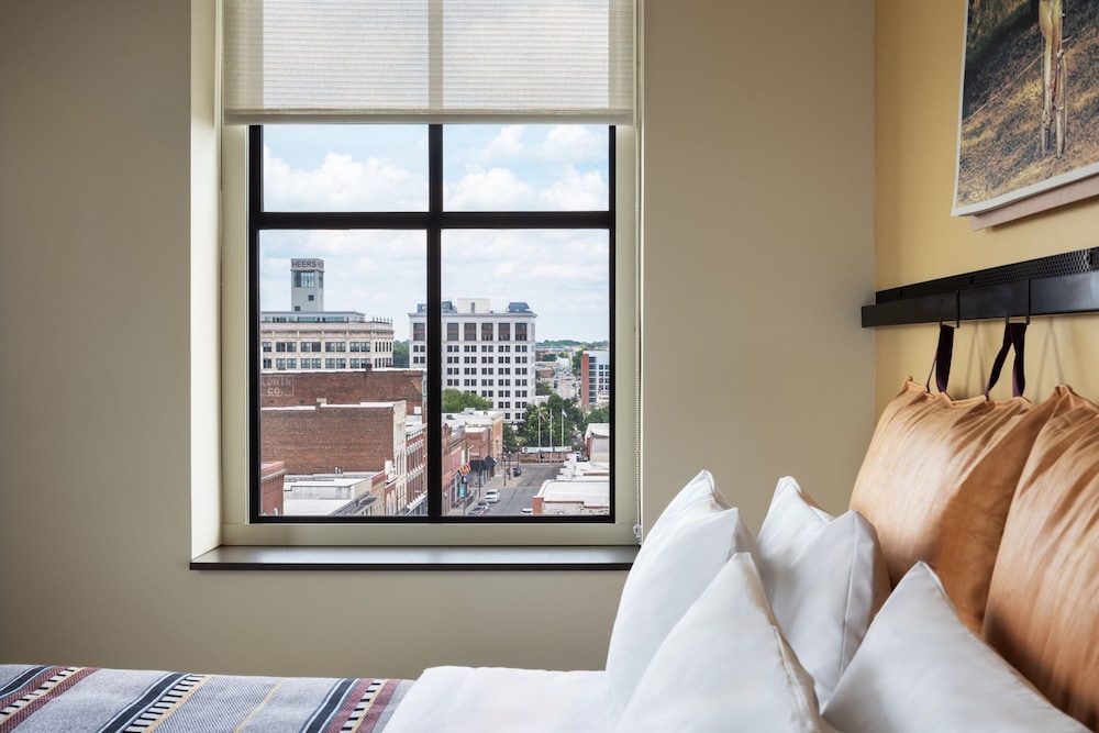 Moxy Springfield Downtown 22/55