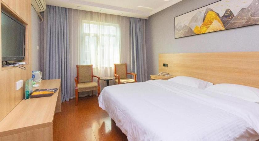 GreenTree Inn Chongqing Longhu Times Tianjie Xietaizi Subway Station Hotel 13/50
