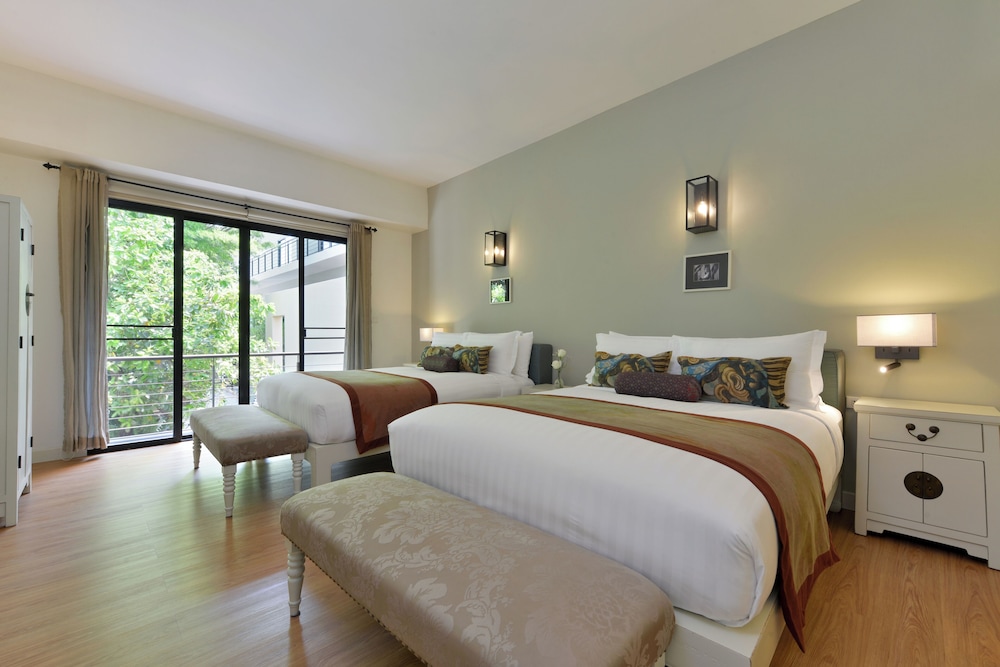 2 BEDROOMS, POOL, DELUXE, VILLA, PET FRIENDLY