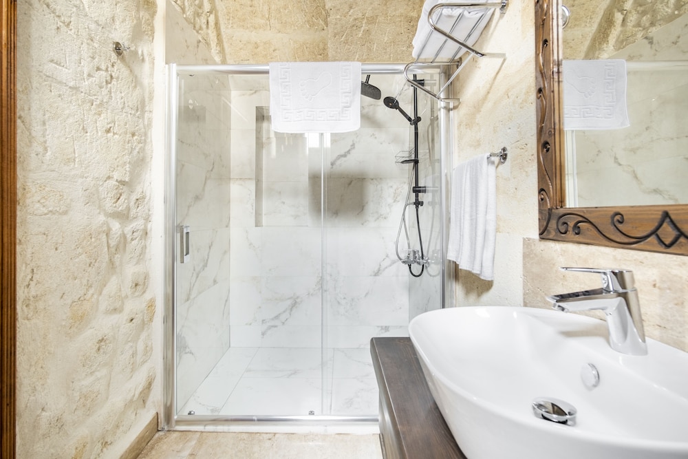 Uzay Cave Suites 41/50