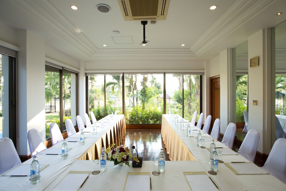 Imperial River House Resort 40/50