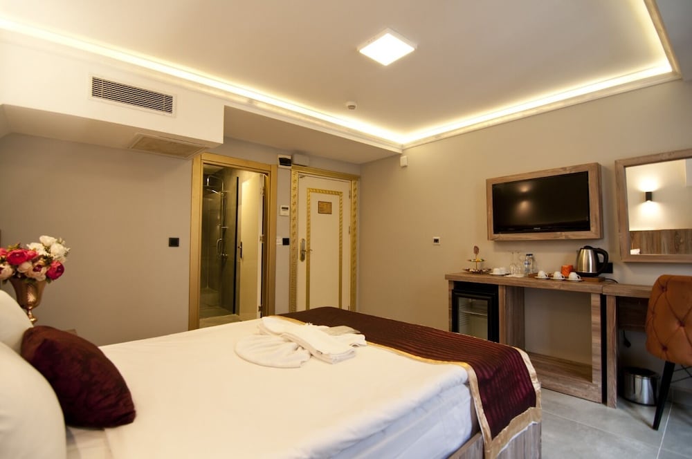 Vali Konak Hotel 32/65