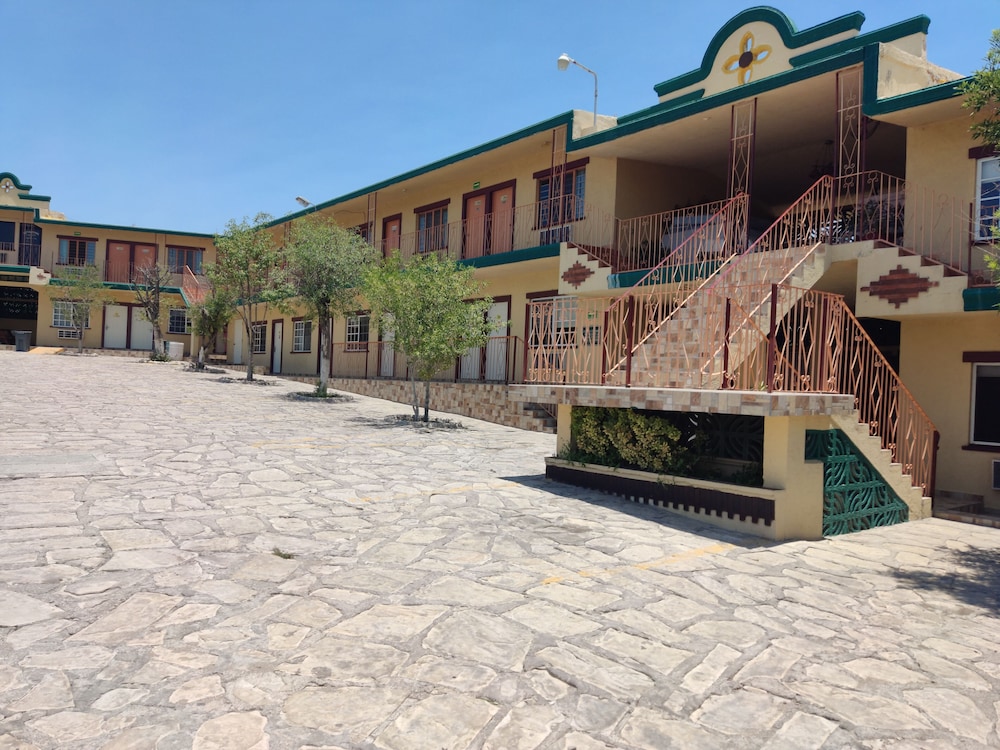 Hotel Posada Santa Fe 43/50