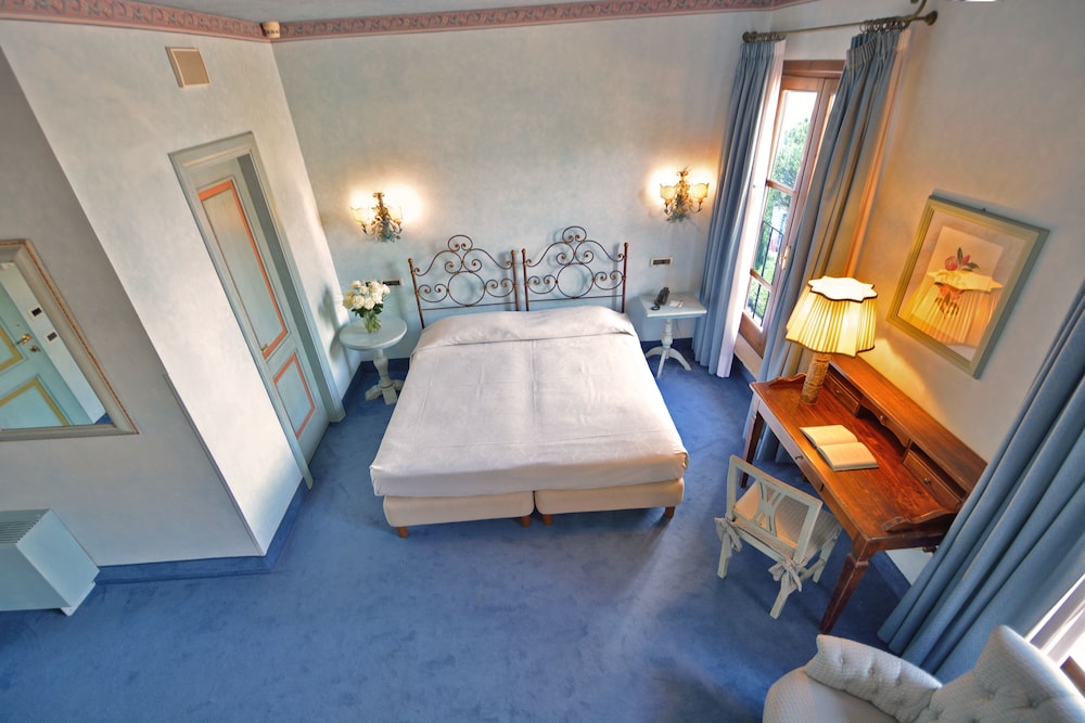 Boccaccio Hotel 47/65