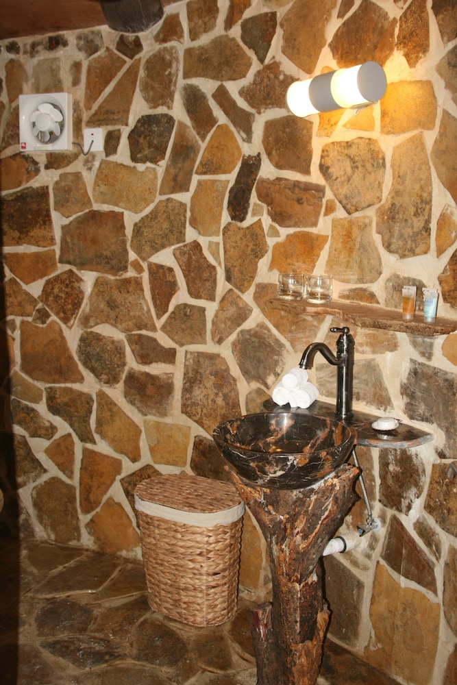 SOULY LODGE 2/50