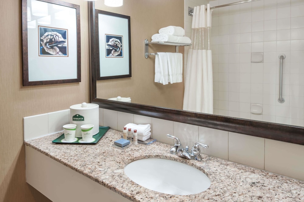 Wingate by Wyndham Edmonton West 10/31