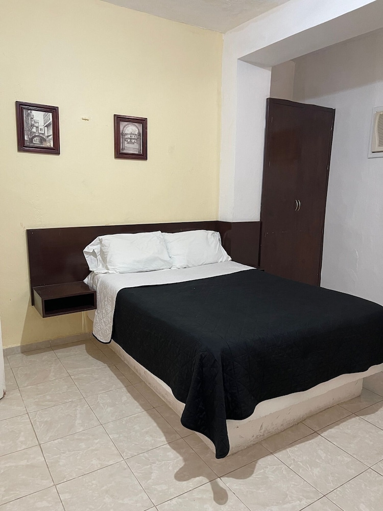 Hotel Cupules 22/53