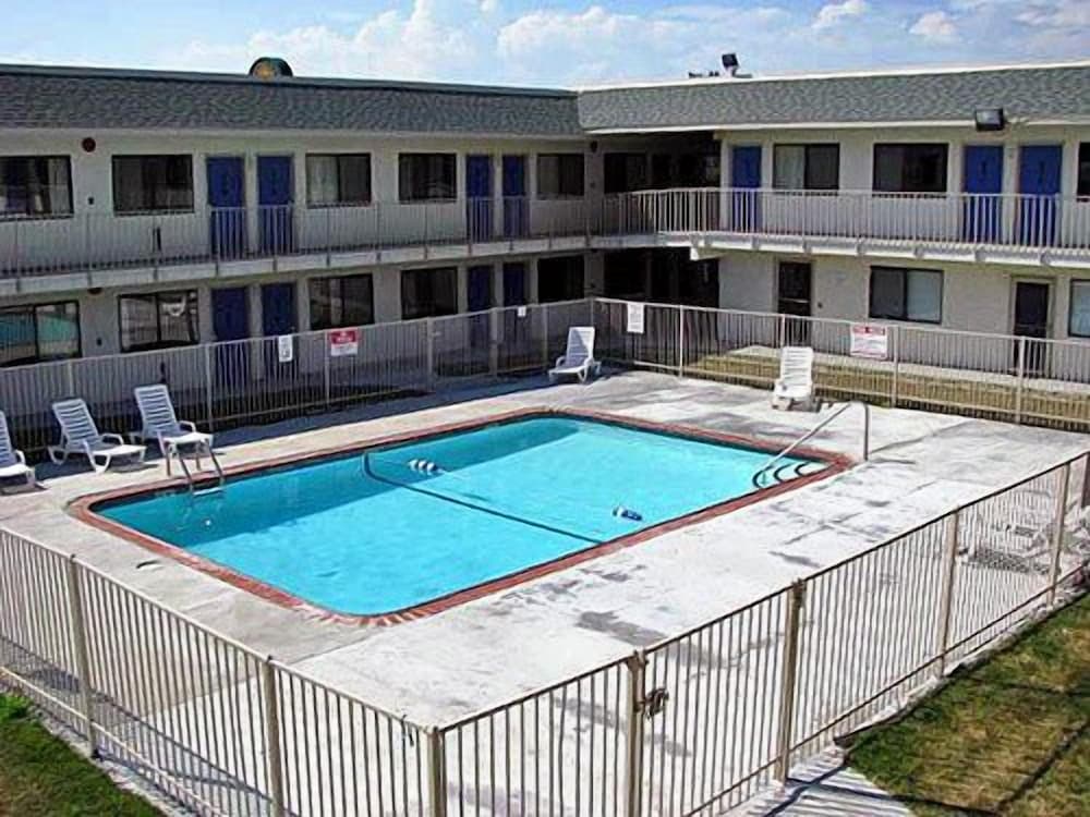Motel6 Kansas City, MO - Airport 34/50