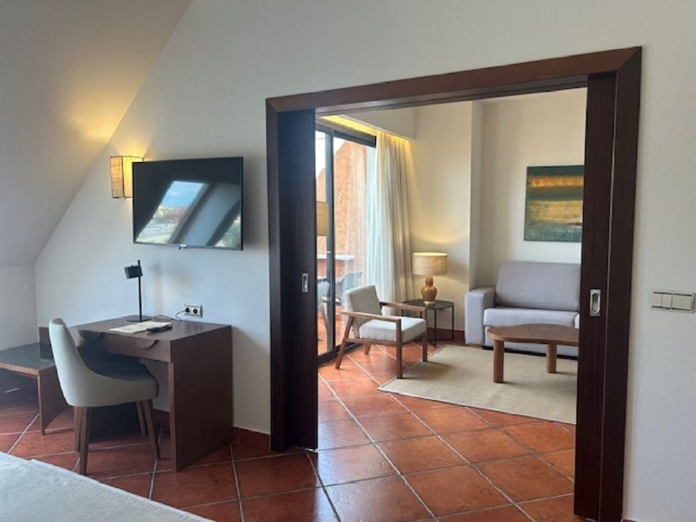 جناح جونيور بسريرين منفصلين مع أريكة، Puerto Antilla Grand Hotel 2/4