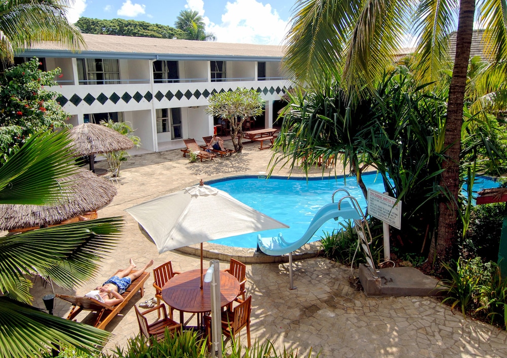 Capricorn International Hotel 49/51