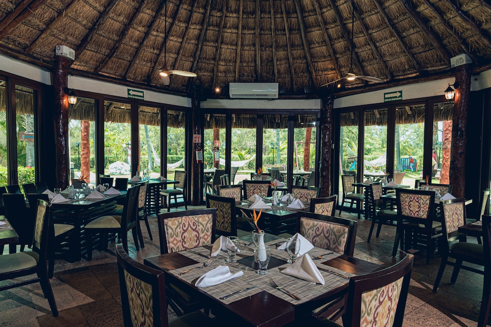 Laguna Suites Golf & Spa 36/50