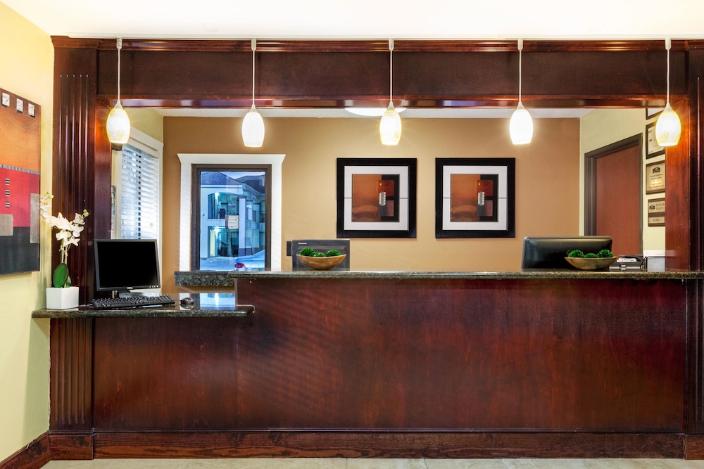 Howard Johnson by Wyndham Lafayette 5/15