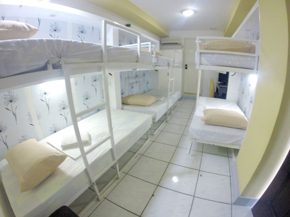 Urban Inn Iloilo 10/65