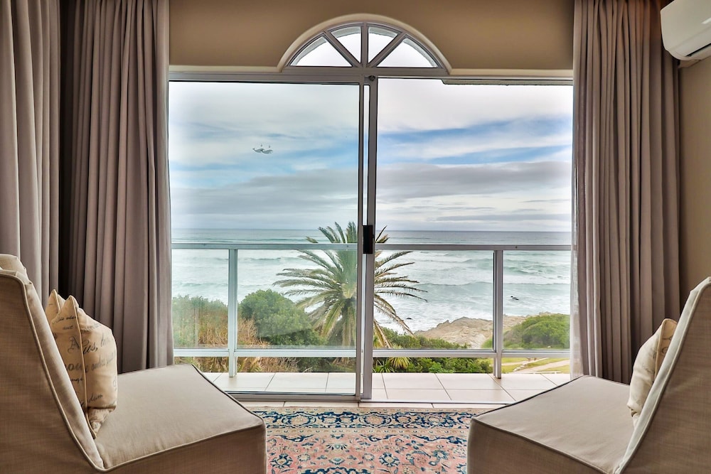 Hermanus Beachfront Lodge 28/43