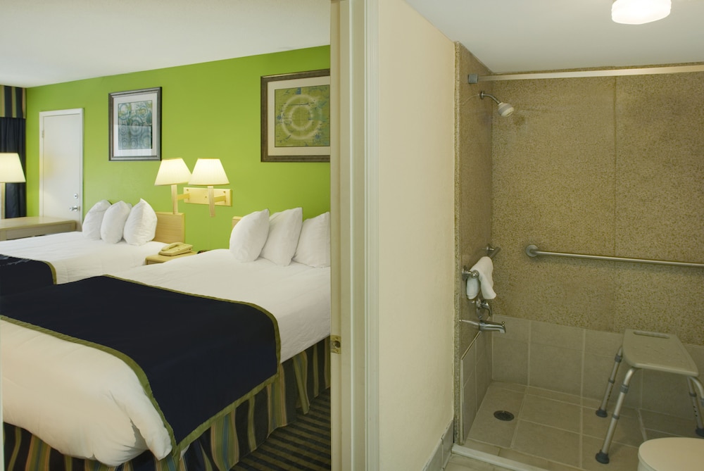 Days Inn by Wyndham Richmond Hill/Savannah 9/17
