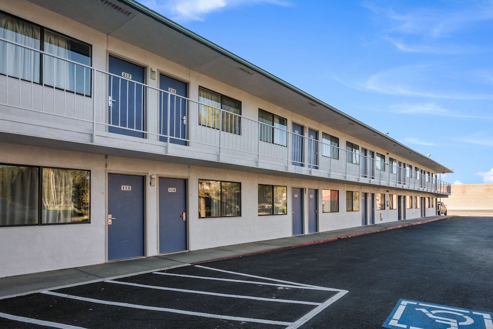 Motel6 Winnemucca, NV 6/60