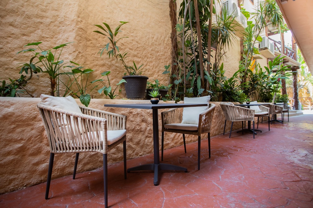 Macondo Holbox Hotel Boutique 48/49