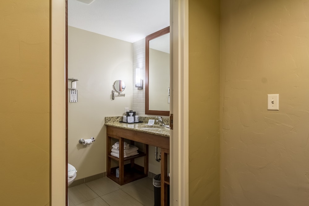 Quality Inn Dover OH 8/42