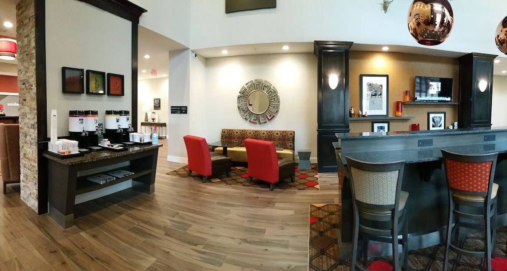 Hampton Inn Suites Houston Atascocita 33/38