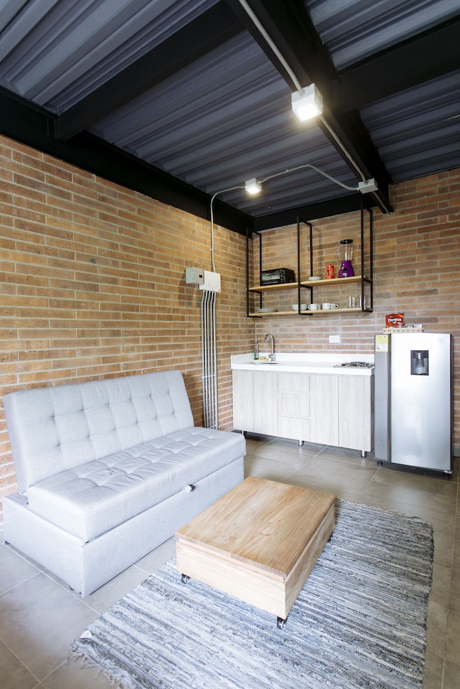 Soy Local Housetel 9/50