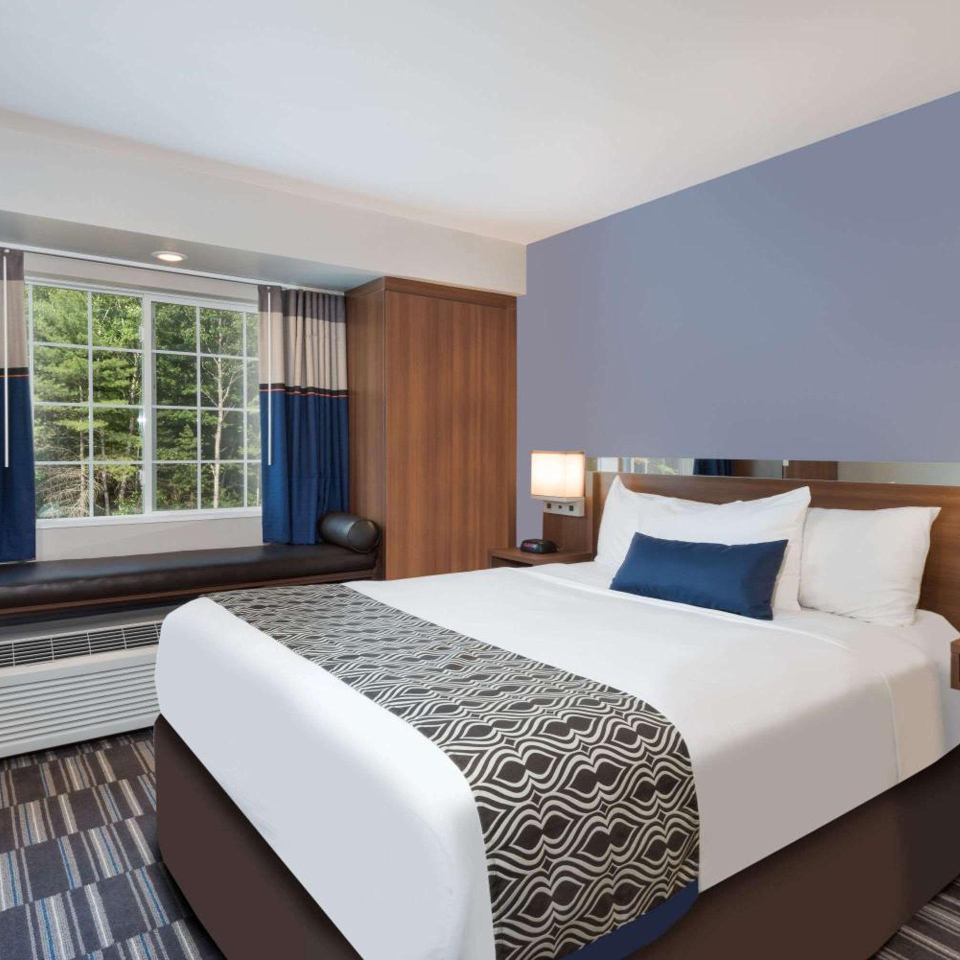 Room, Queen Bed, Accessible