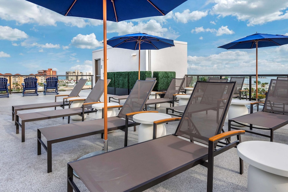 Cambria Hotel St Petersburg Madeira Beach Marina 46/58