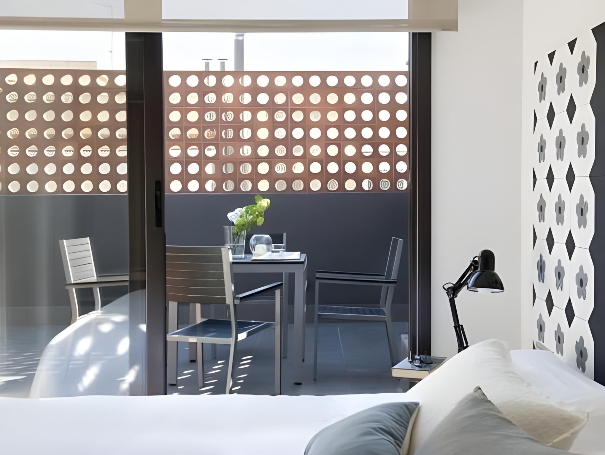 1 Bedroom, Apartment, Queen Bed, Sofa, Terrace