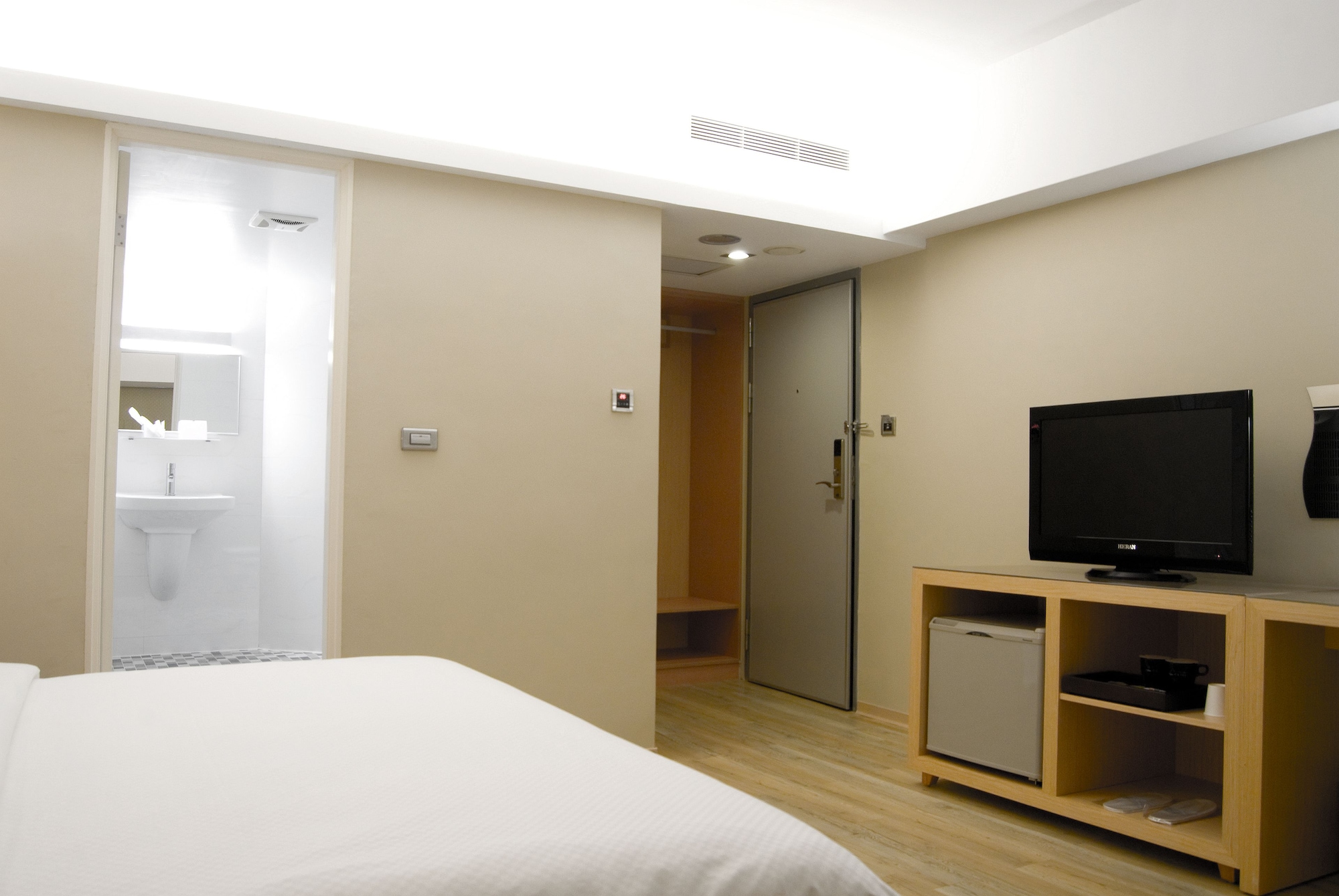 BUSINESS, DOUBLE BED