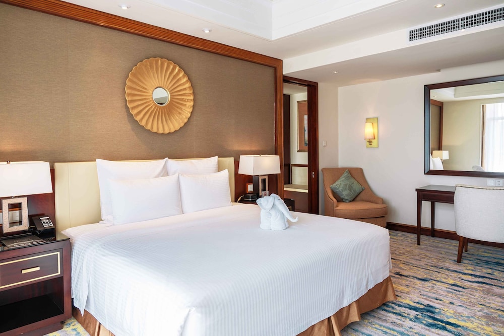 Pullman Haikou 14/52