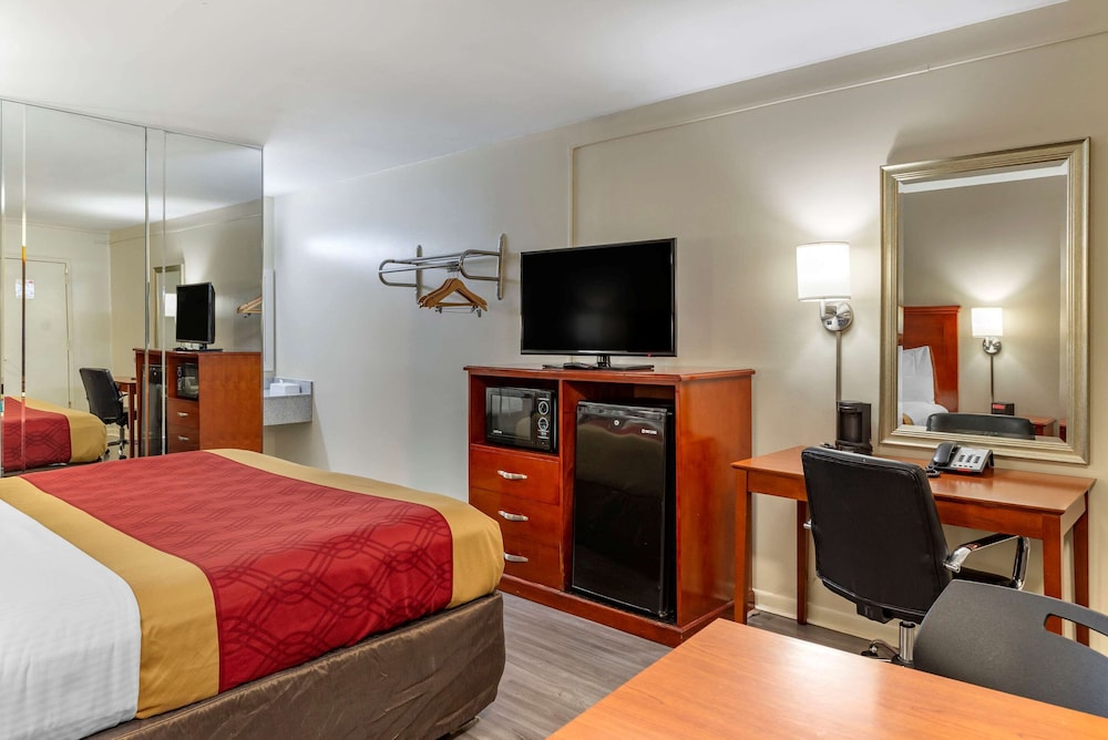 Econo Lodge Charlottesville North - University Area 11/23