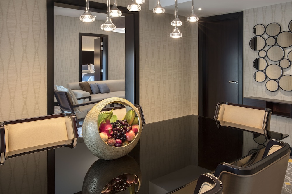 Crowne Plaza Bahrain 58/78